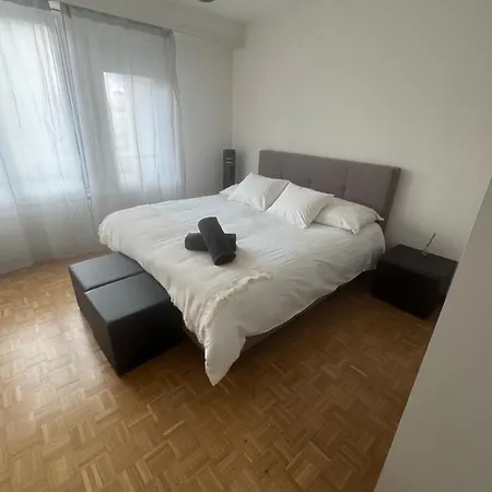 Apartment Magnifique Appartemens Aux Eaux Vives